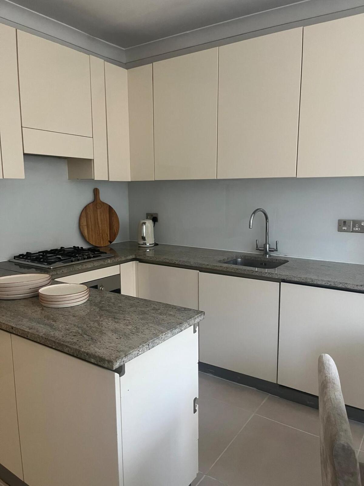 Apartment Spacious 3 Bedroom In Maida Vale London