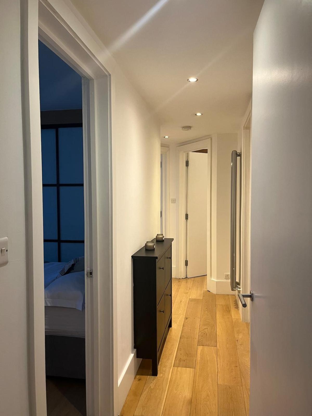 Spacious 3 Bedroom In Maida Vale