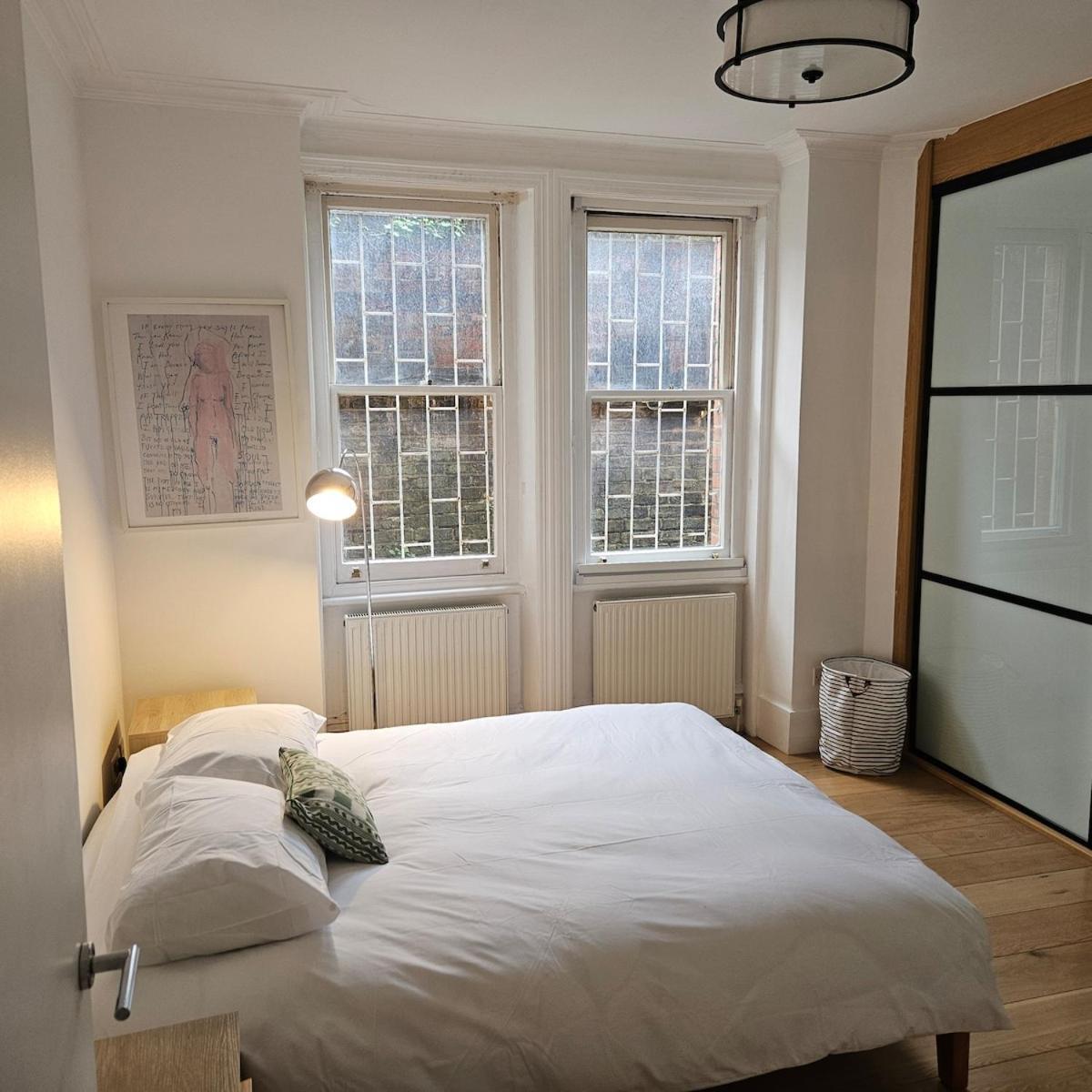 Spacious 3 Bedroom In Maida Vale Appartamento