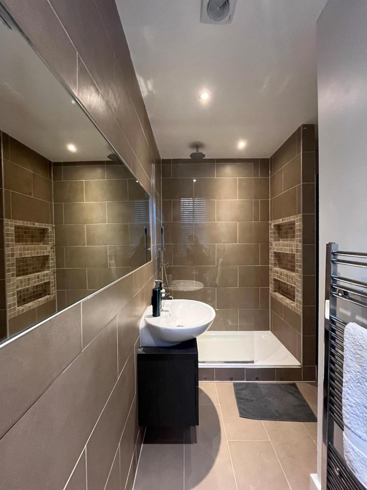Spacious 3 Bedroom In Maida Vale Appartamento *