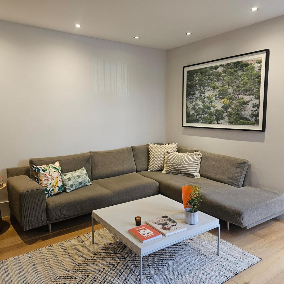 Spacious 3 Bedroom In Maida Vale Appartamento *